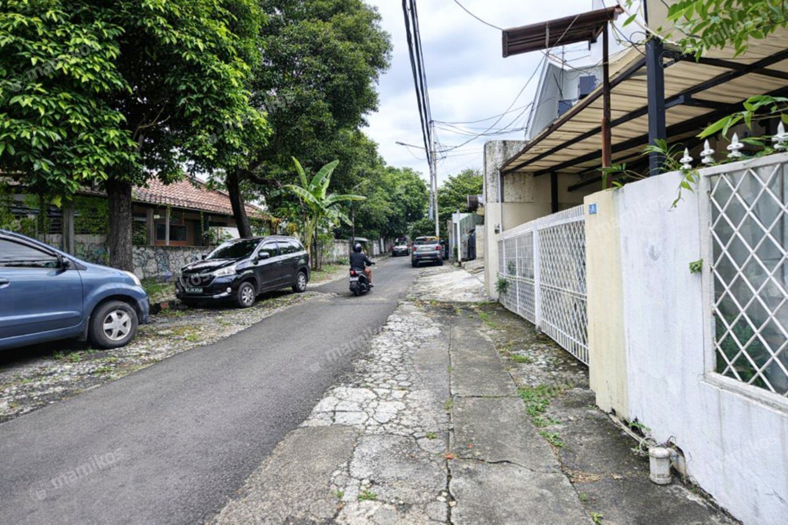 Rumah Sertifikat SHM 4 Kamar Tidur 2 Kamar Mandi Kebayoran Baru Jakarta Selatan