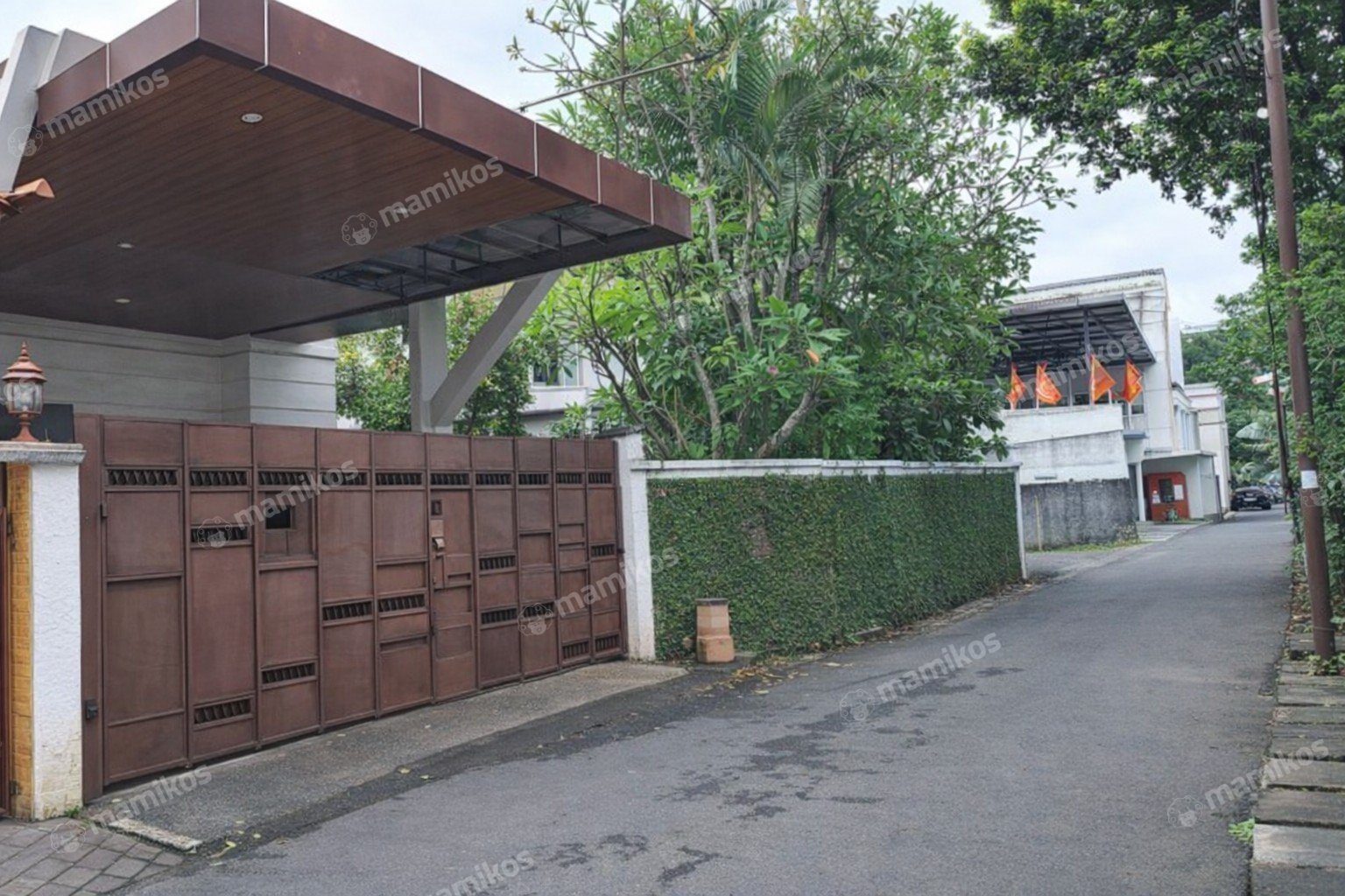 Rumah Sertifikat SHM 4 Kamar Tidur 3 Kamar Mandi Ampera Jakarta Selatan