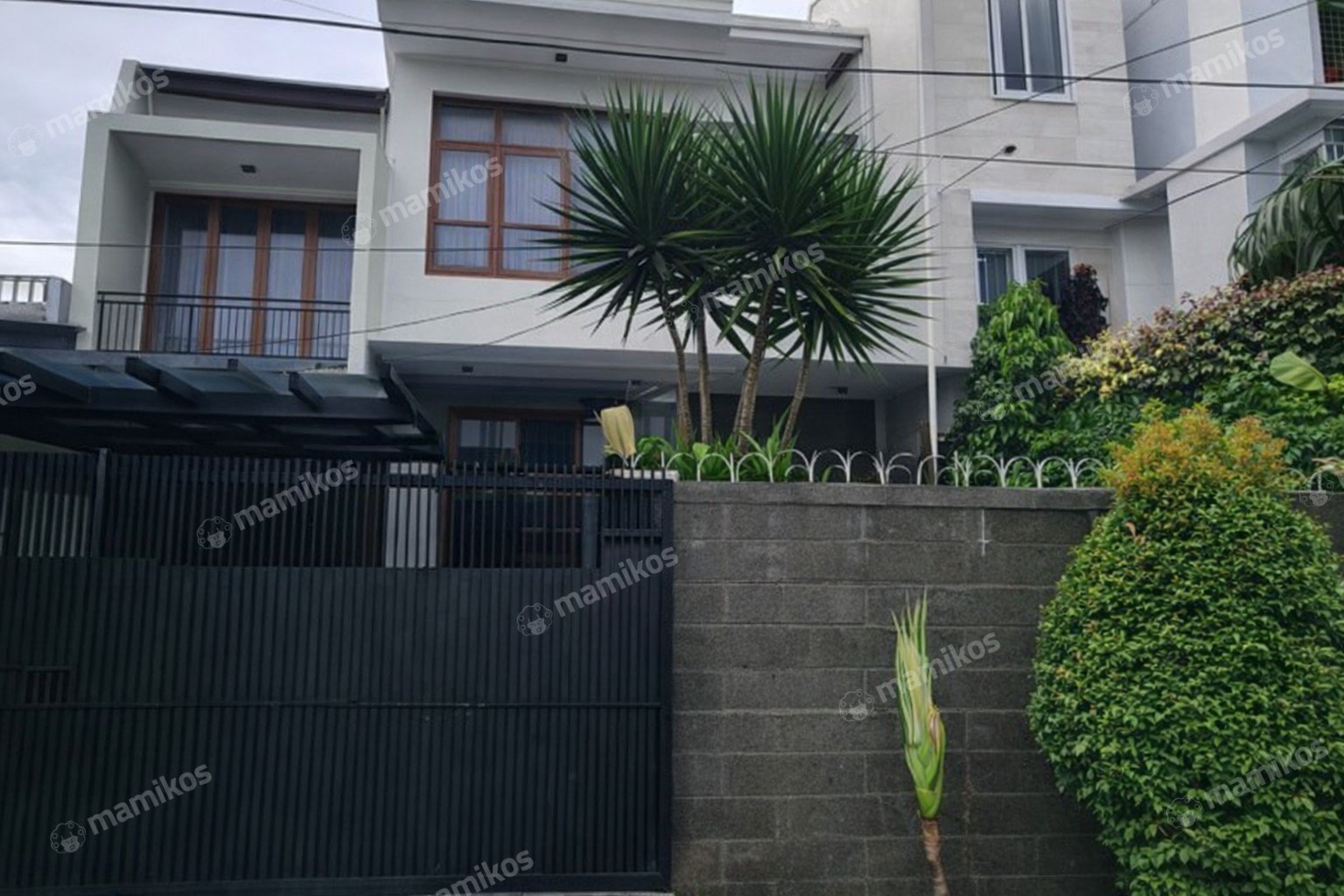 Rumah Sertifikat SHM 4 Kamar Tidur 4 Kamar Mandi Pondok Indah Jakarta Selatan