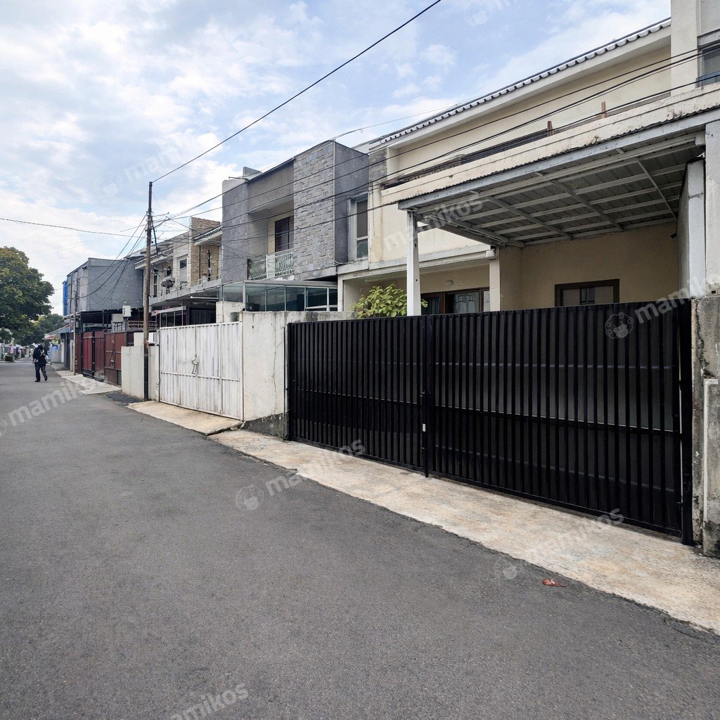 Rumah Sertifikat SHM 4 Kamar Tidur 2 Kamar Mandi Tebet Jakarta Selatan - Photo 2