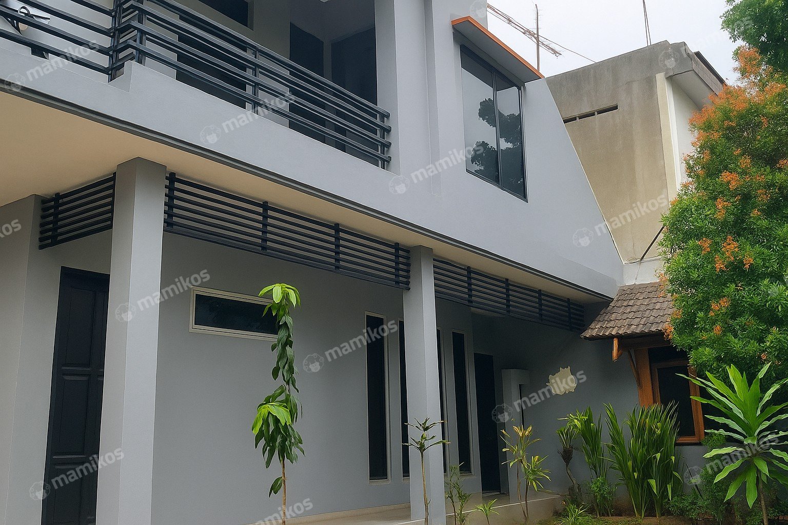 Rumah Sertifikat SHM 9 Kamar Tidur 5 Kamar Mandi Pasar Rebo Jakarta Timur