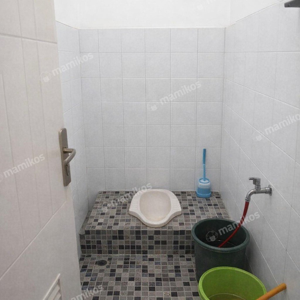 Rumah Sertifikat SHM 3 Kamar Tidur 3 Kamar Mandi Cilandak Jakarta Selatan - Photo 4