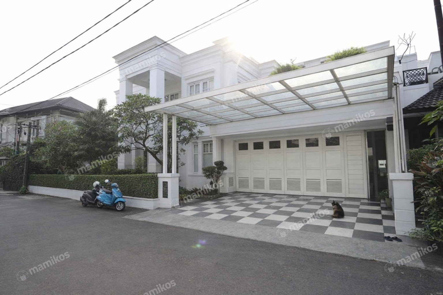 Rumah Sertifikat SHM 5 Kamar Tidur 4 Kamar Mandi Kemang Jakarta Selatan