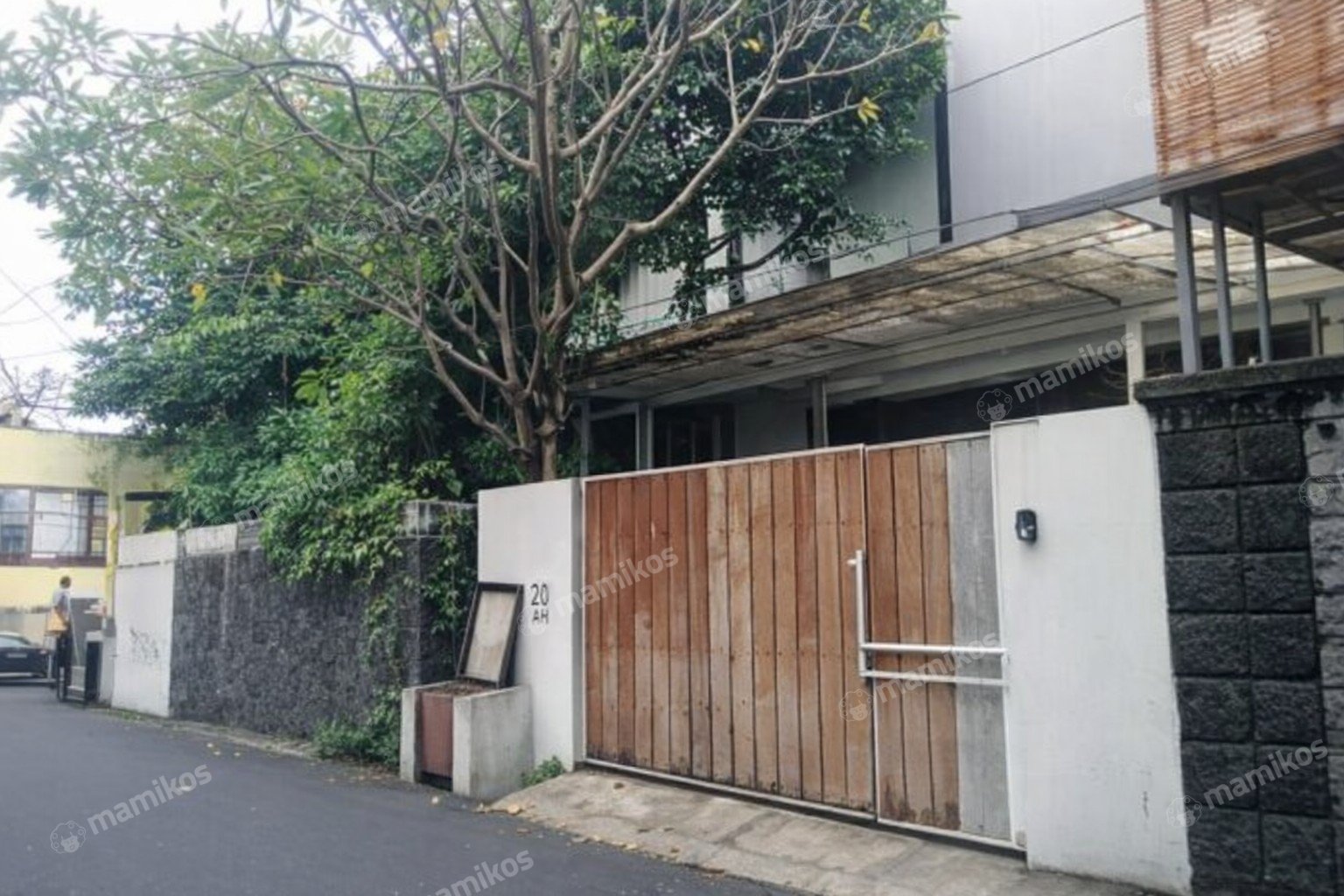 Rumah Sertifikat SHM 5 Kamar Tidur 4 Kamar Mandi Pondok Labu Jakarta Selatan