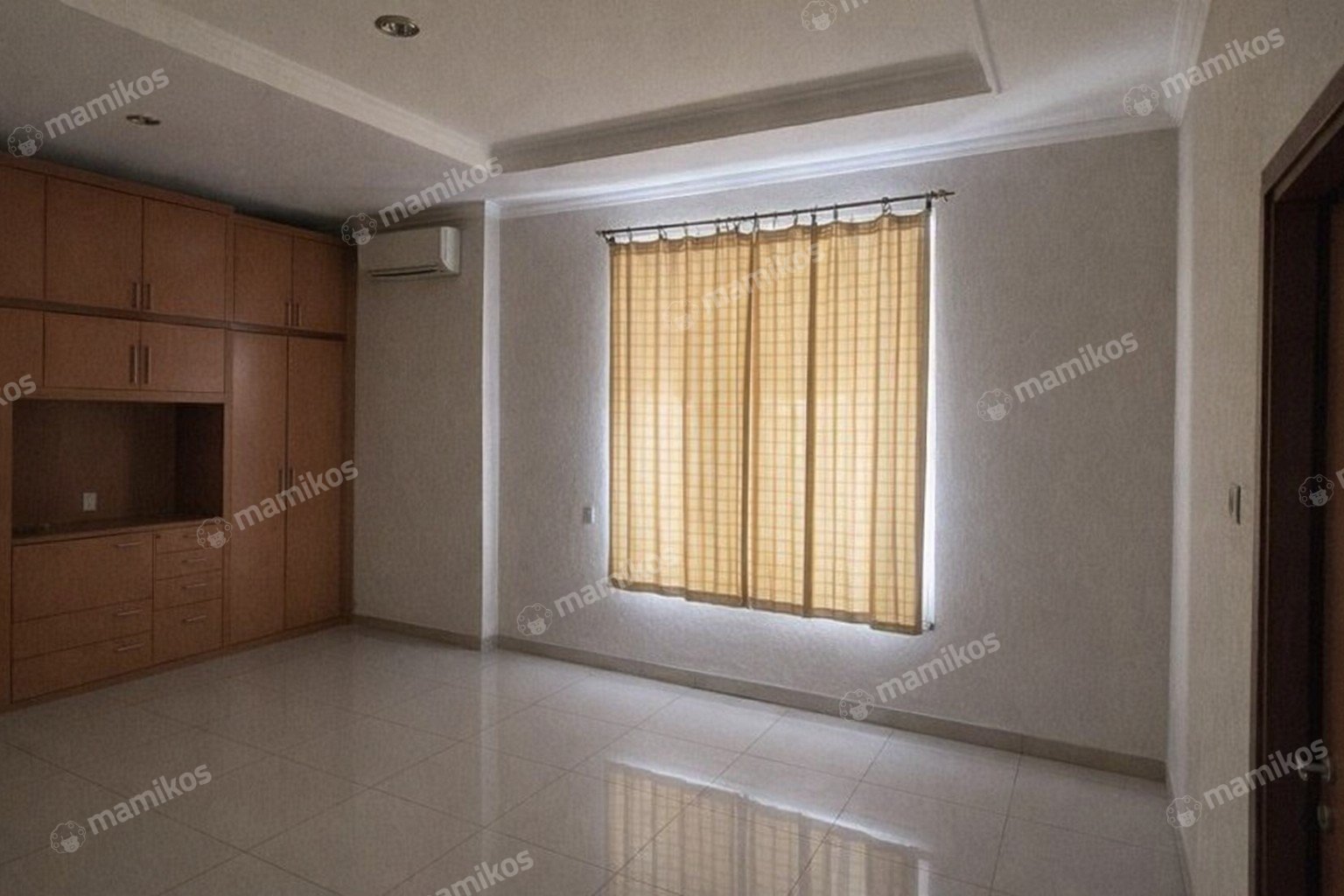 Rumah Sertifikat SHM 3 Kamar Tidur 2 Kamar Mandi Sunrise Garden Jakarta Barat