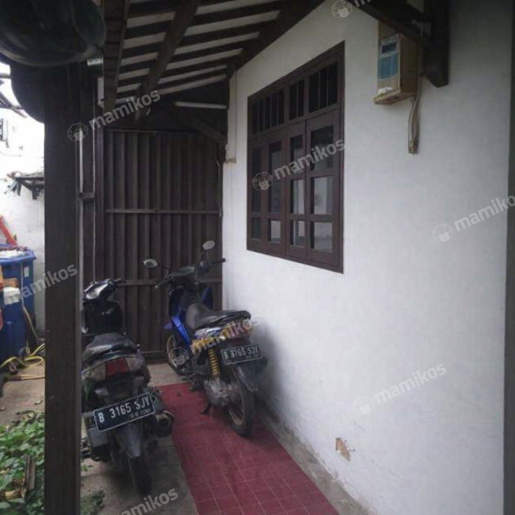 Rumah Sertifikat SHM 6 Kamar Tidur 2 Kamar Mandi Cipete Jakarta Selatan - Photo 2