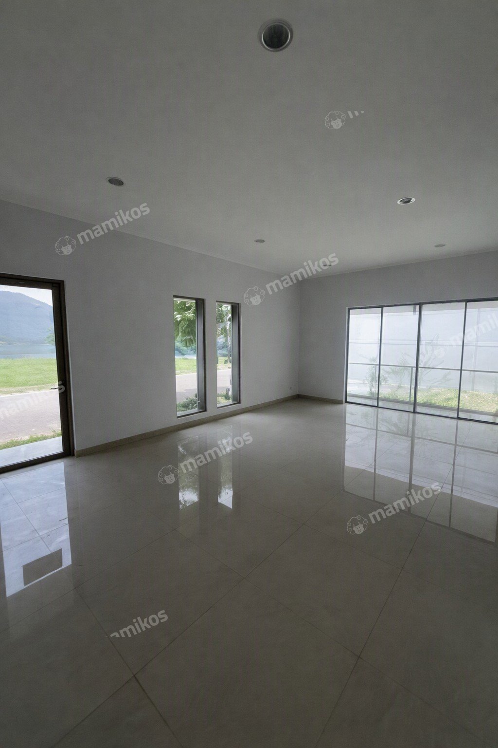Rumah 4 Kamar Tidur 4 Kamar Mandi 2 Lantai Pantai Indah Kapuk Jakarta Utara - Photo 2