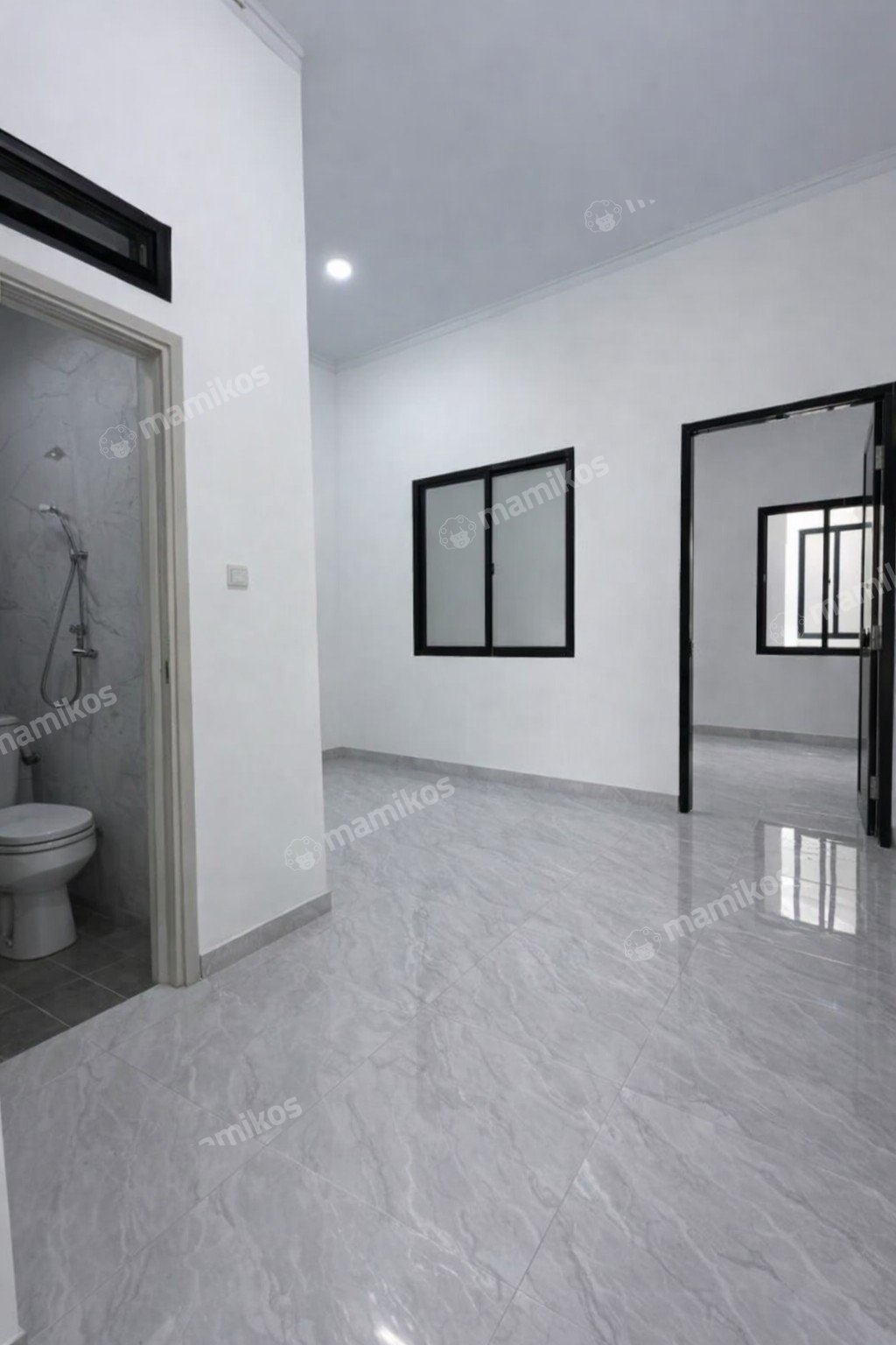 Rumah Sertifikat SHM 3 Kamar Tidur 3 Kamar Mandi Tanjung Duren Jakarta Barat - Photo 4