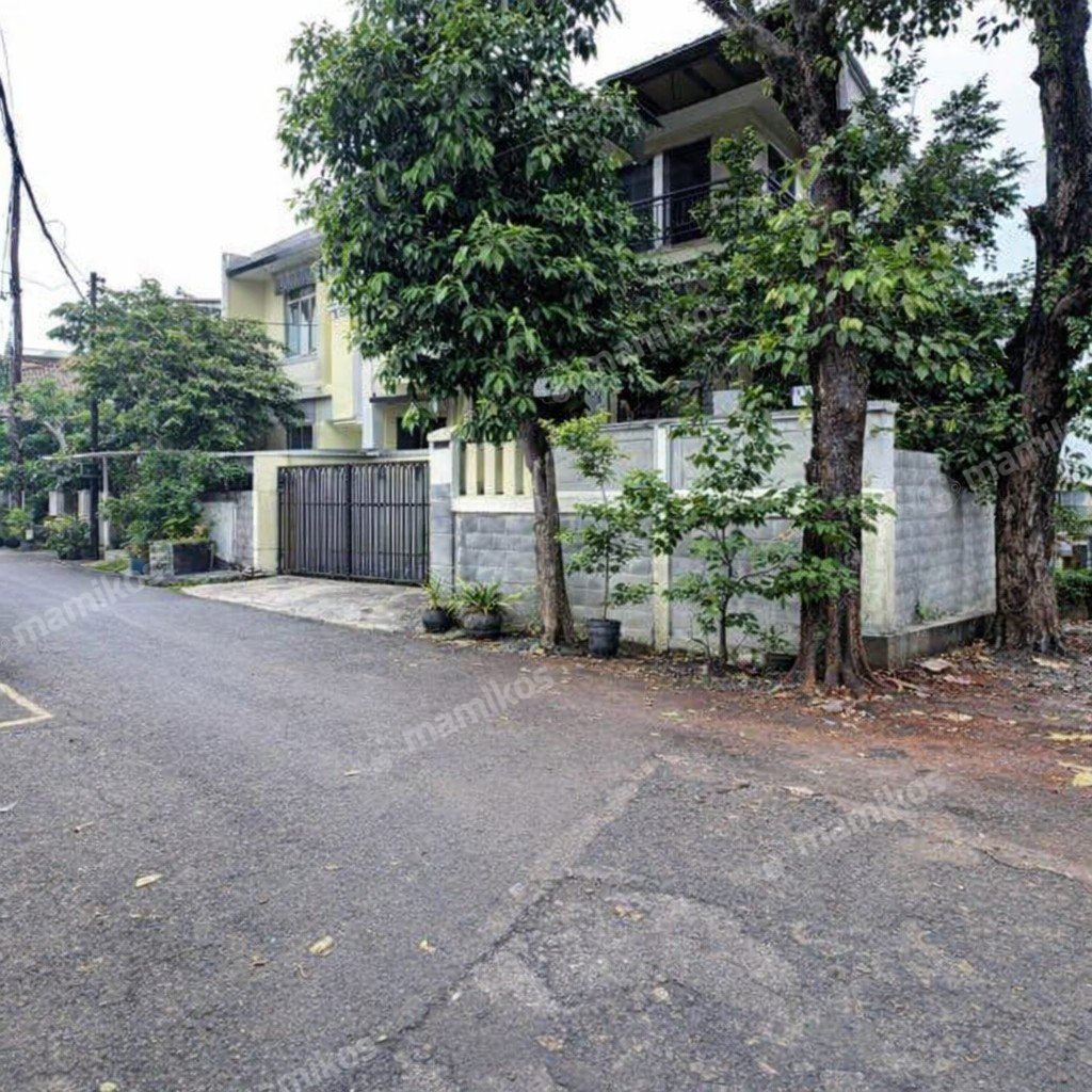 Rumah Sertifikat SHM 7 Kamar Tidur 5 Kamar Mandi Tebet Jakarta Selatan - Photo 2
