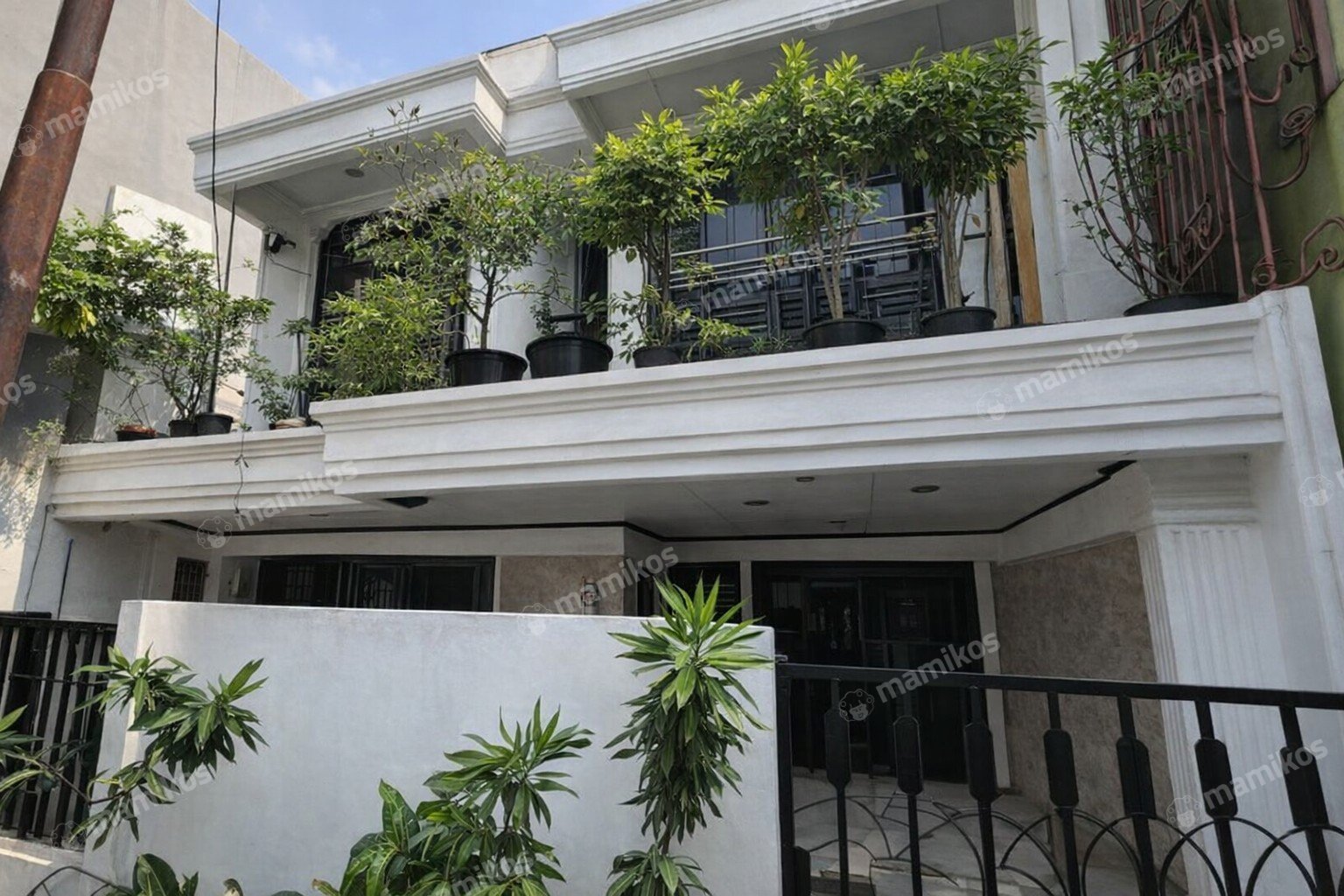 Rumah Sertifikat HGB 7 Kamar Tidur 3 Kamar Mandi Slipi Jakarta Barat