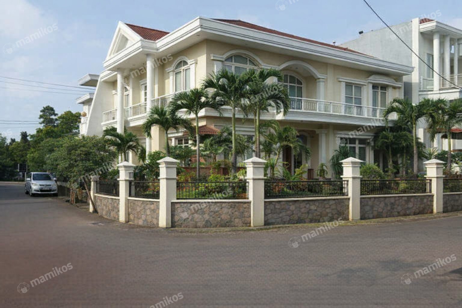 Rumah Sertifikat SHM 6 Kamar Tidur 6 Kamar Mandi Kelapa Gading Jakarta Utara