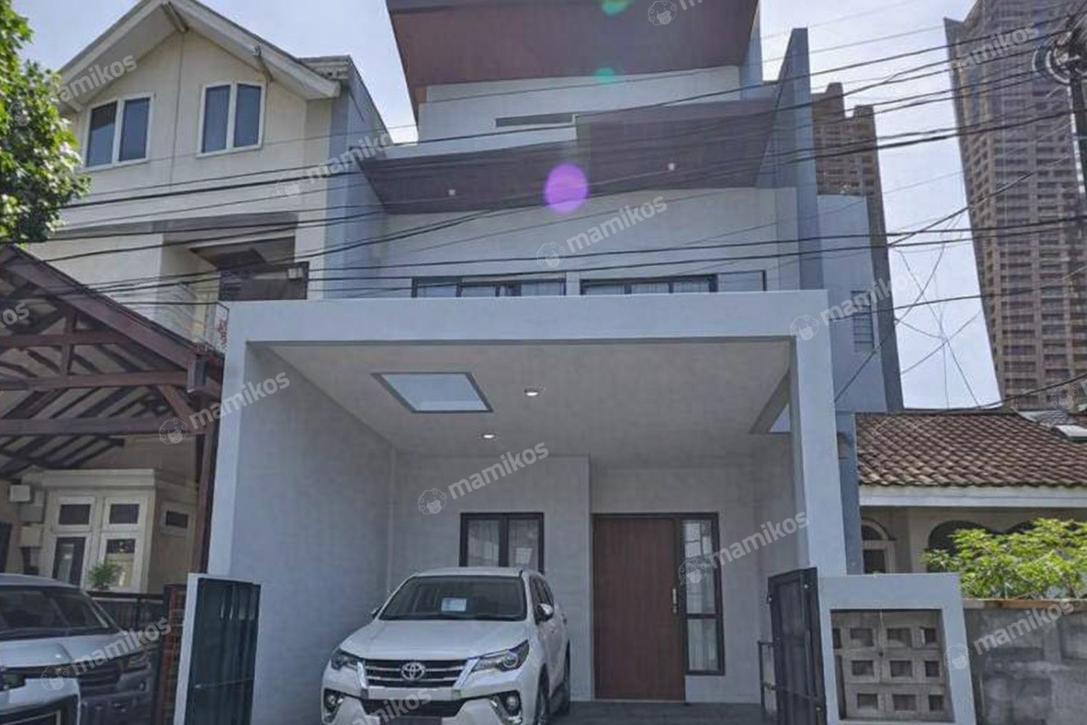 Rumah Sertifikat SHM 4 Kamar Tidur 3 Kamar Mandi Pondok Indah Jakarta Selatan