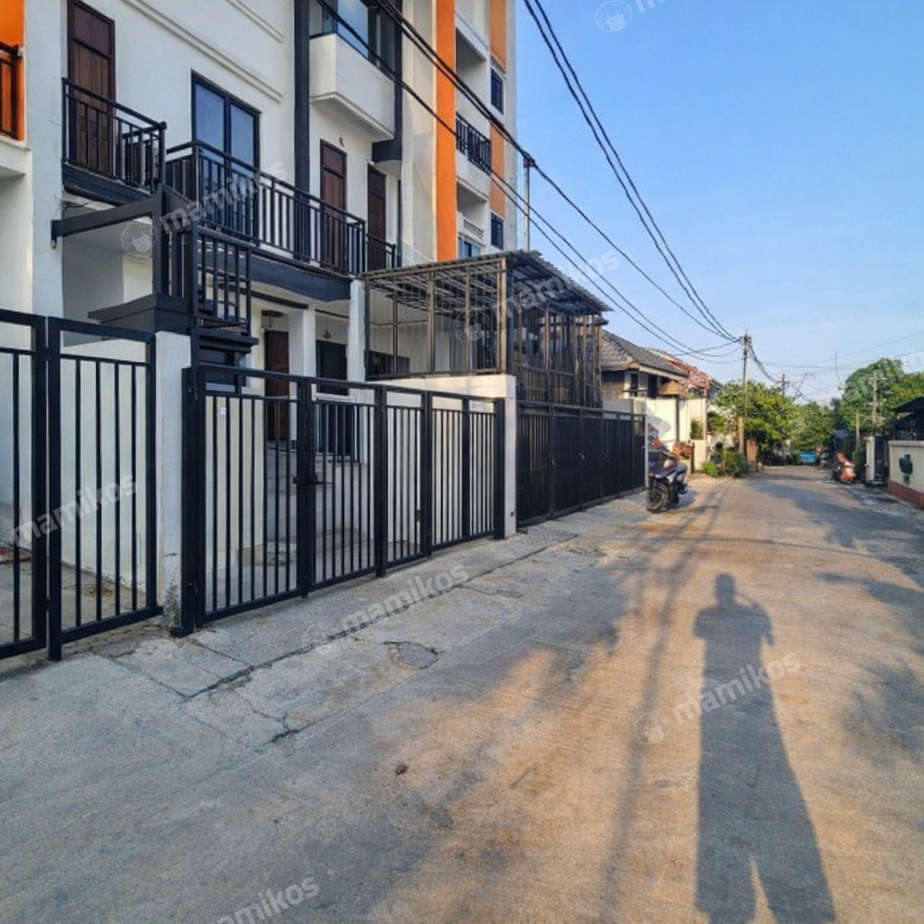 Rumah Sertifikat SHM 4 Kamar Tidur 3 Kamar Mandi Tanjung Duren Jakarta Barat - Photo 4