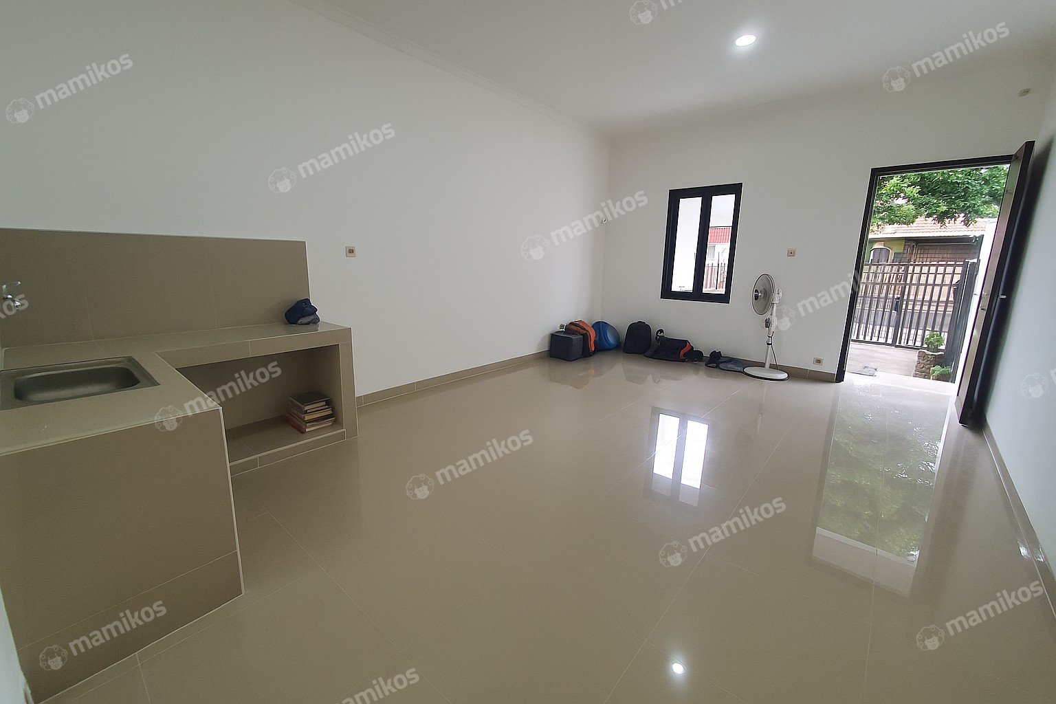 Rumah Sertifikat SHM 4 Kamar Tidur 3 Kamar Mandi Tanjung Duren Jakarta Barat - Photo 5