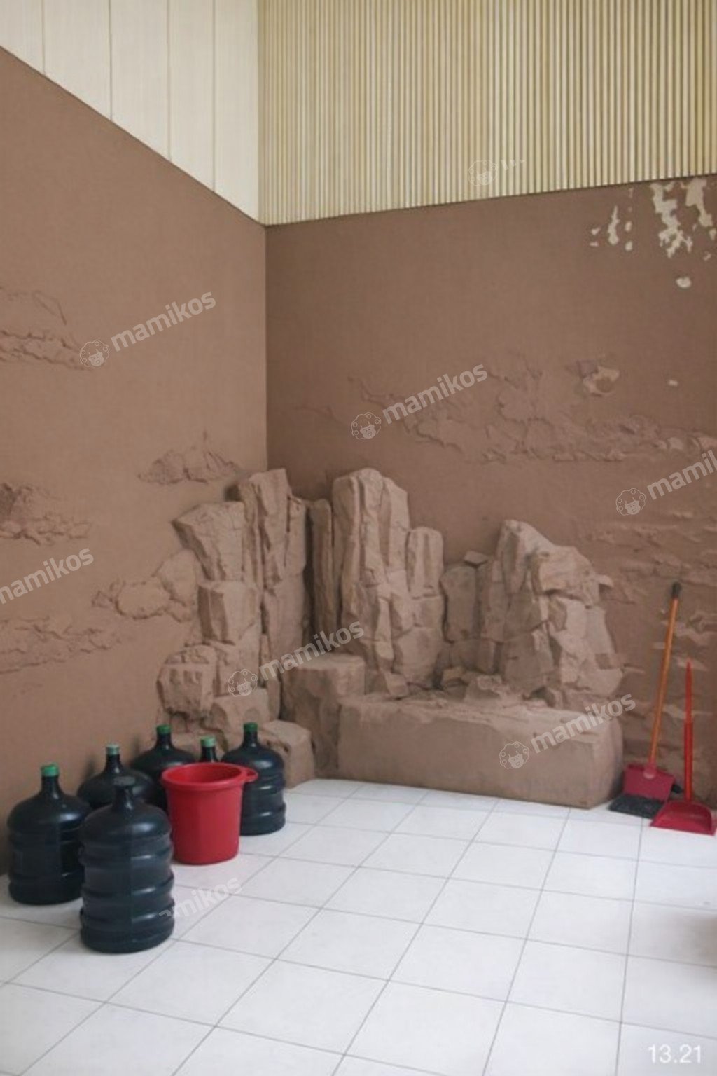 Rumah Sertifikat SHM 4 Kamar Tidur 3 Kamar Mandi Taman Surya Jakarta Barat - Photo 2