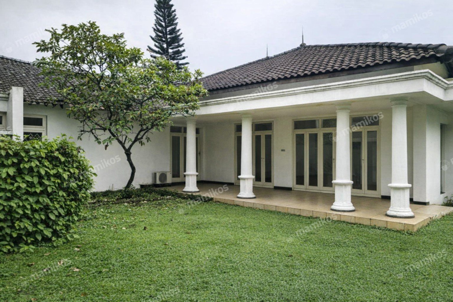 Rumah Sertifikat SHM 5 Kamar Tidur 3 Kamar Mandi Kemang Jakarta Selatan - Photo 2