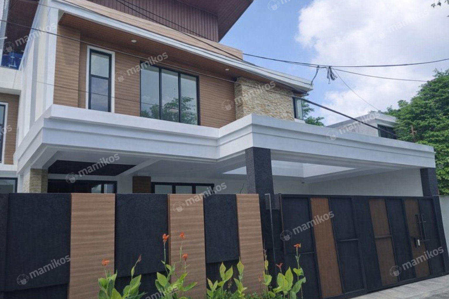 Rumah Sertifikat SHM 4 Kamar Tidur 4 Kamar Mandi Radio Dalam Jakarta Selatan