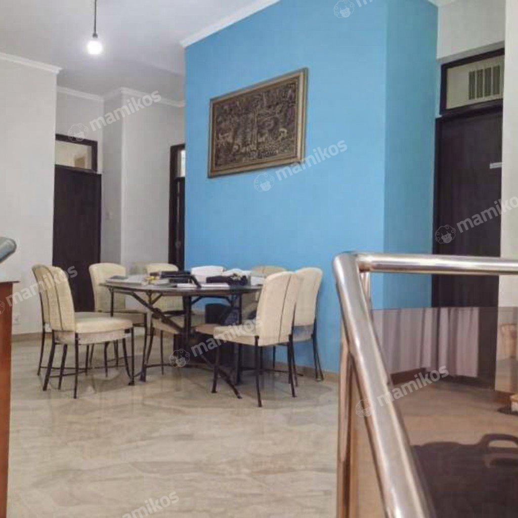 Rumah Sertifikat SHM 5 Kamar Tidur 3 Kamar Mandi Intercon Jakarta Barat - Photo 2