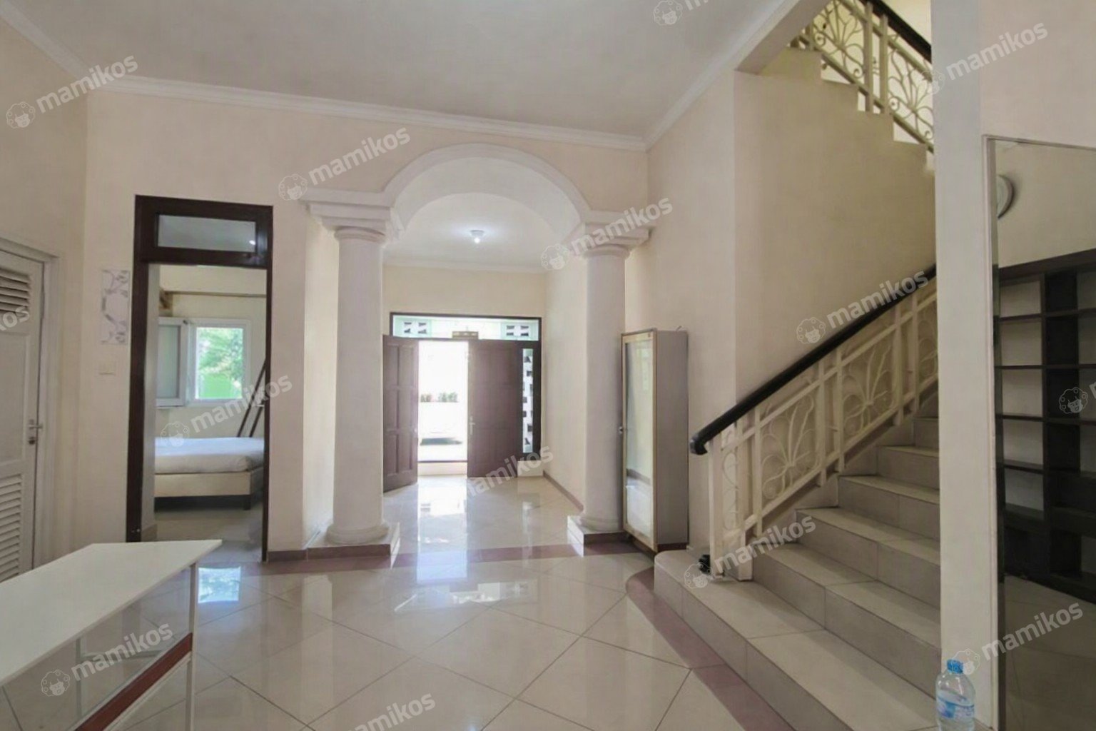 Rumah 4 Kamar Tidur 2 Kamar Mandi 2 Lantai Pantai Indah Kapuk Jakarta Utara - Photo 3