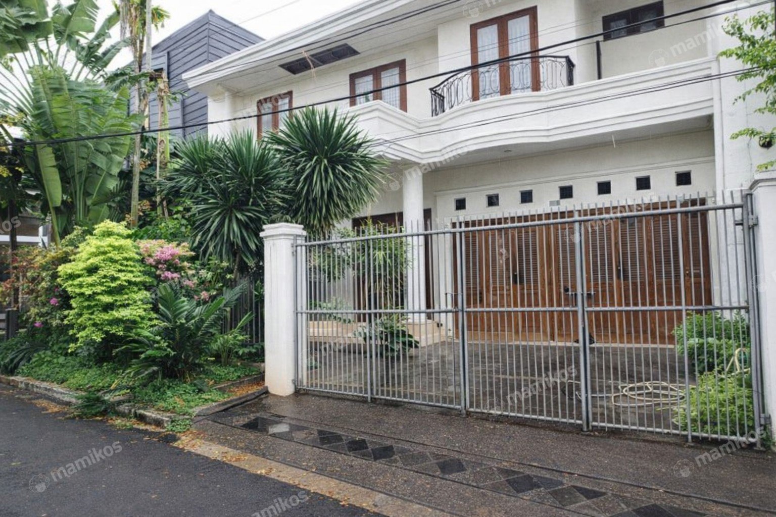 Rumah Sertifikat SHM 6 Kamar Tidur 4 Kamar Mandi Pondok Kelapa Jakarta Timur