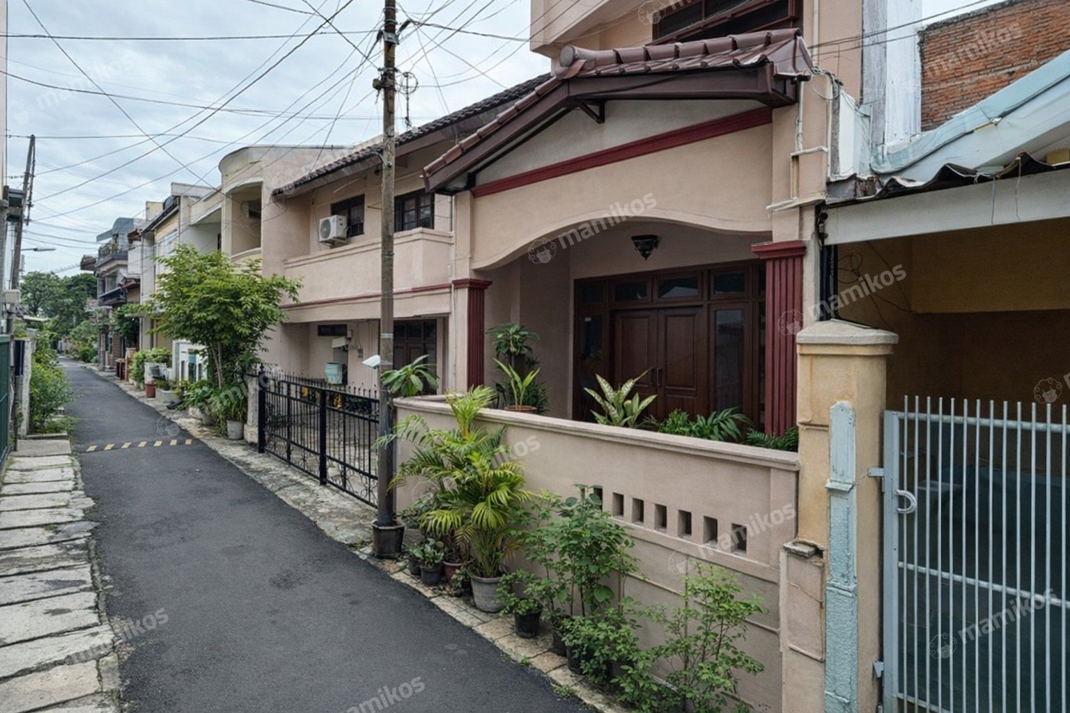 Rumah 4KT 2KM Tanjung Duren Jakarta Barat