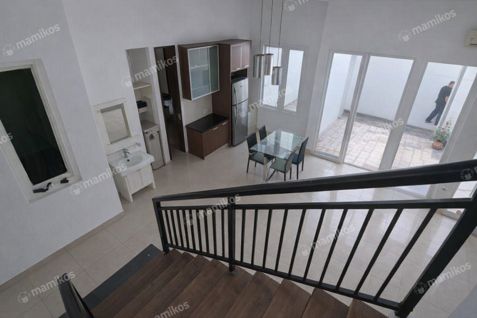 Rumah Sertifikat SHM 3 Kamar Tidur 3 Kamar Mandi Permata Buana Jakarta Barat - Photo 2