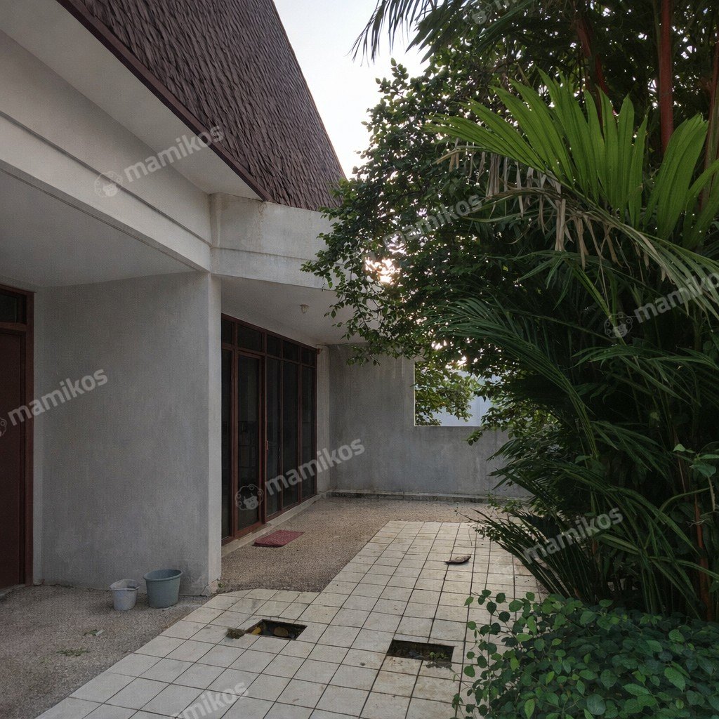 Rumah Sertifikat SHM 7 Kamar Tidur 5 Kamar Mandi Tanjung Duren Jakarta Barat - Photo 2
