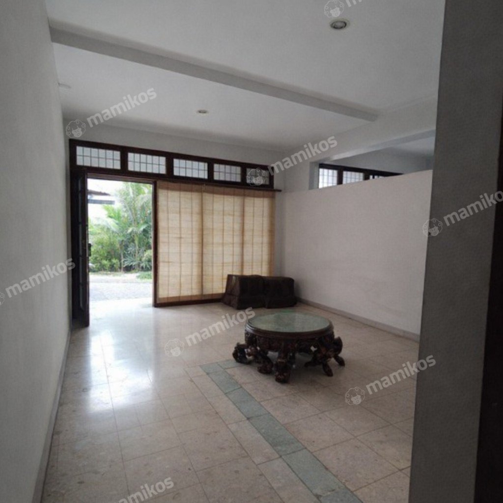 Rumah Sertifikat SHM 7 Kamar Tidur 5 Kamar Mandi Tanjung Duren Jakarta Barat - Photo 3