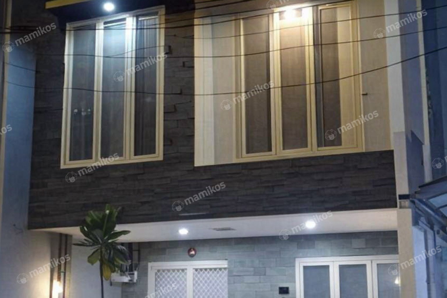 Rumah Sertifikat SHM 6 Kamar Tidur 3 Kamar Mandi Taman Palem Jakarta Barat