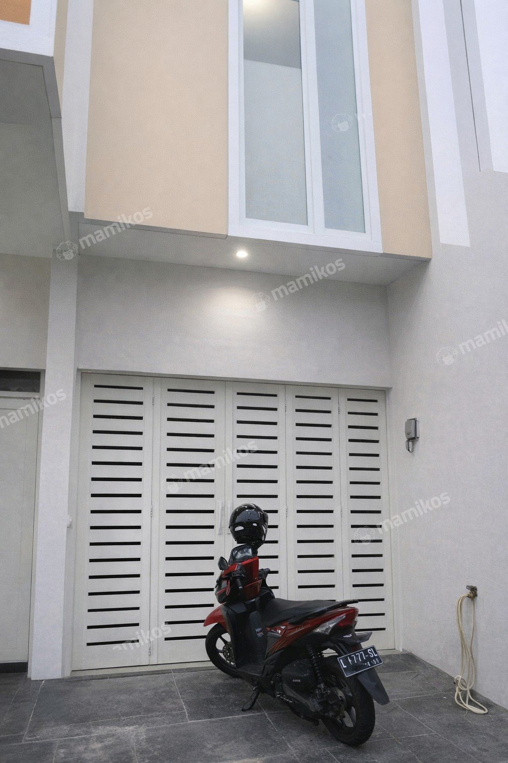 Rumah Sertifikat SHM 3 Kamar Tidur 2 Kamar Mandi Intercon Jakarta Barat - Photo 2