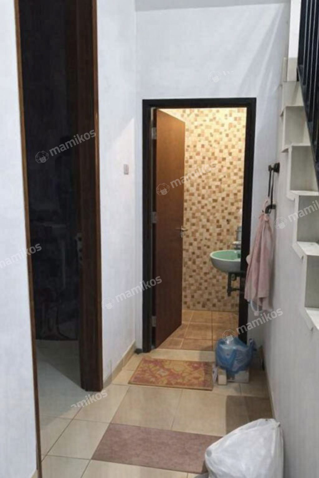 Rumah Sertifikat SHM 3 Kamar Tidur 2 Kamar Mandi Intercon Jakarta Barat - Photo 4