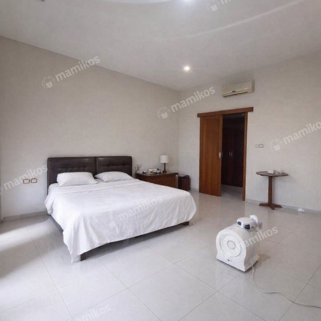 Rumah Sertifikat SHM 4 Kamar Tidur 3 Kamar Mandi Pondok Indah Jakarta Selatan - Photo 3