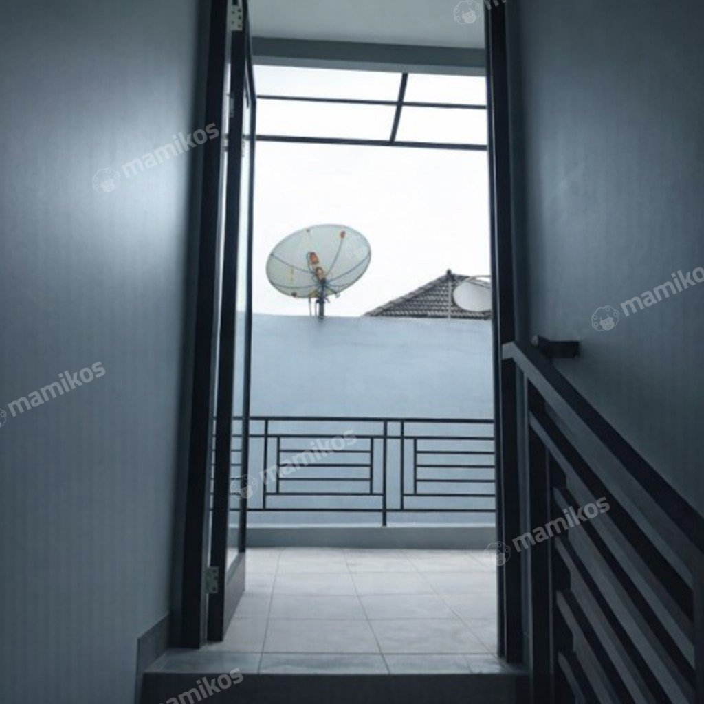 Rumah Sertifikat SHM 4 Kamar Tidur 3 Kamar Mandi Kota Wisata Jakarta Timur - Photo 5