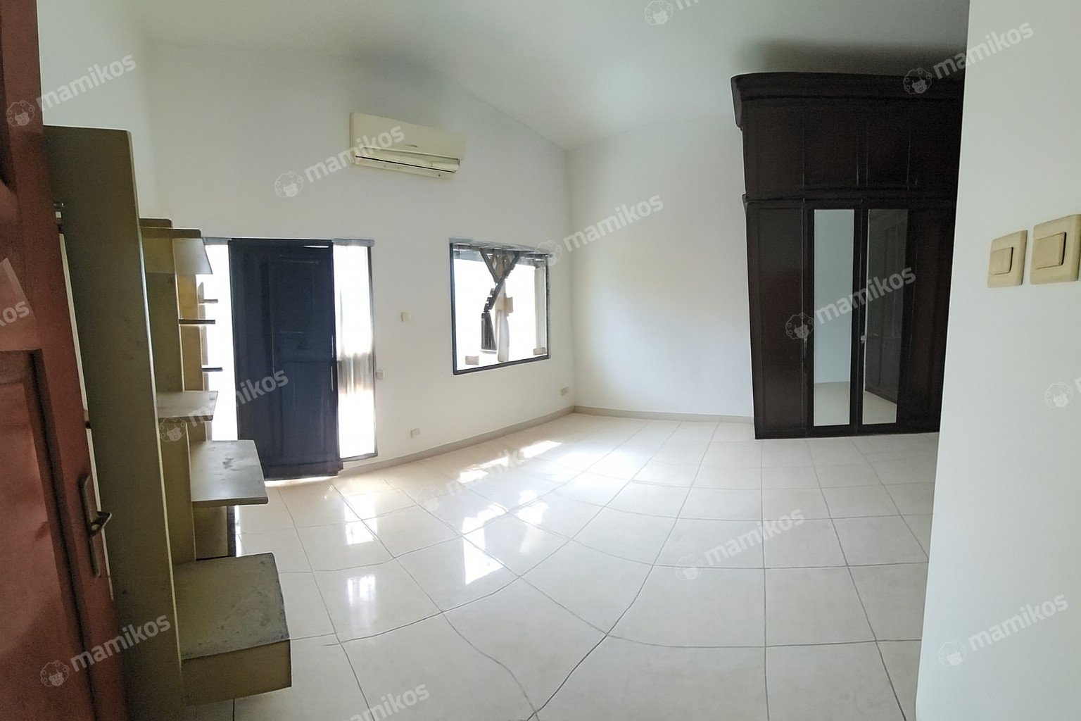 Rumah Sertifikat SHM 3 Kamar Tidur 2 Kamar Mandi Sunter Jakarta Utara - Photo 2