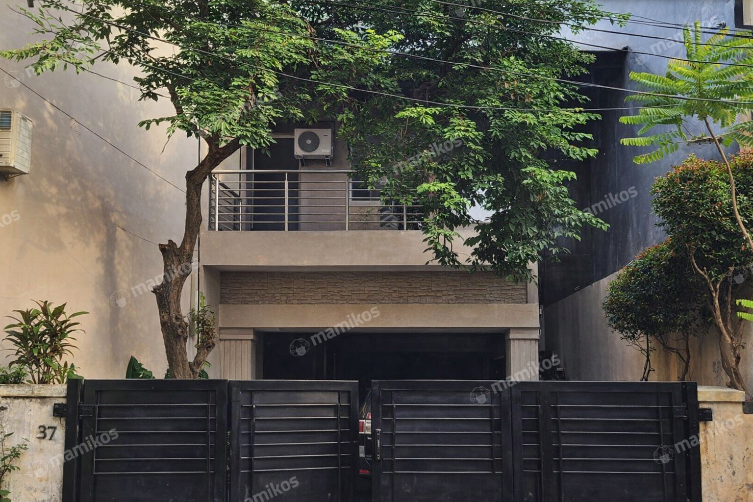 Rumah Sertifikat PPJB 7 Kamar Tidur 3 Kamar Mandi Jatinegara Jakarta Timur