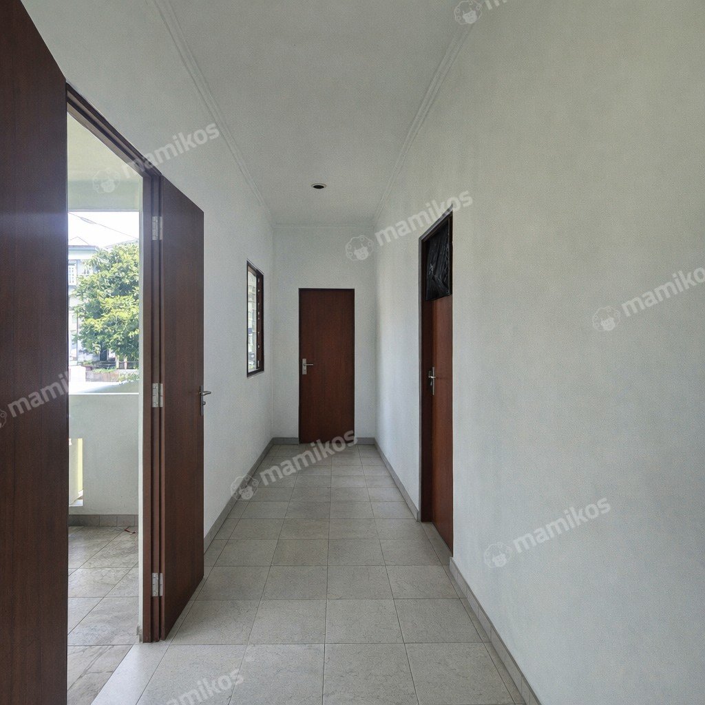 Rumah Sertifikat SHM 6 Kamar Tidur 6 Kamar Mandi Cilandak Jakarta Selatan - Photo 4