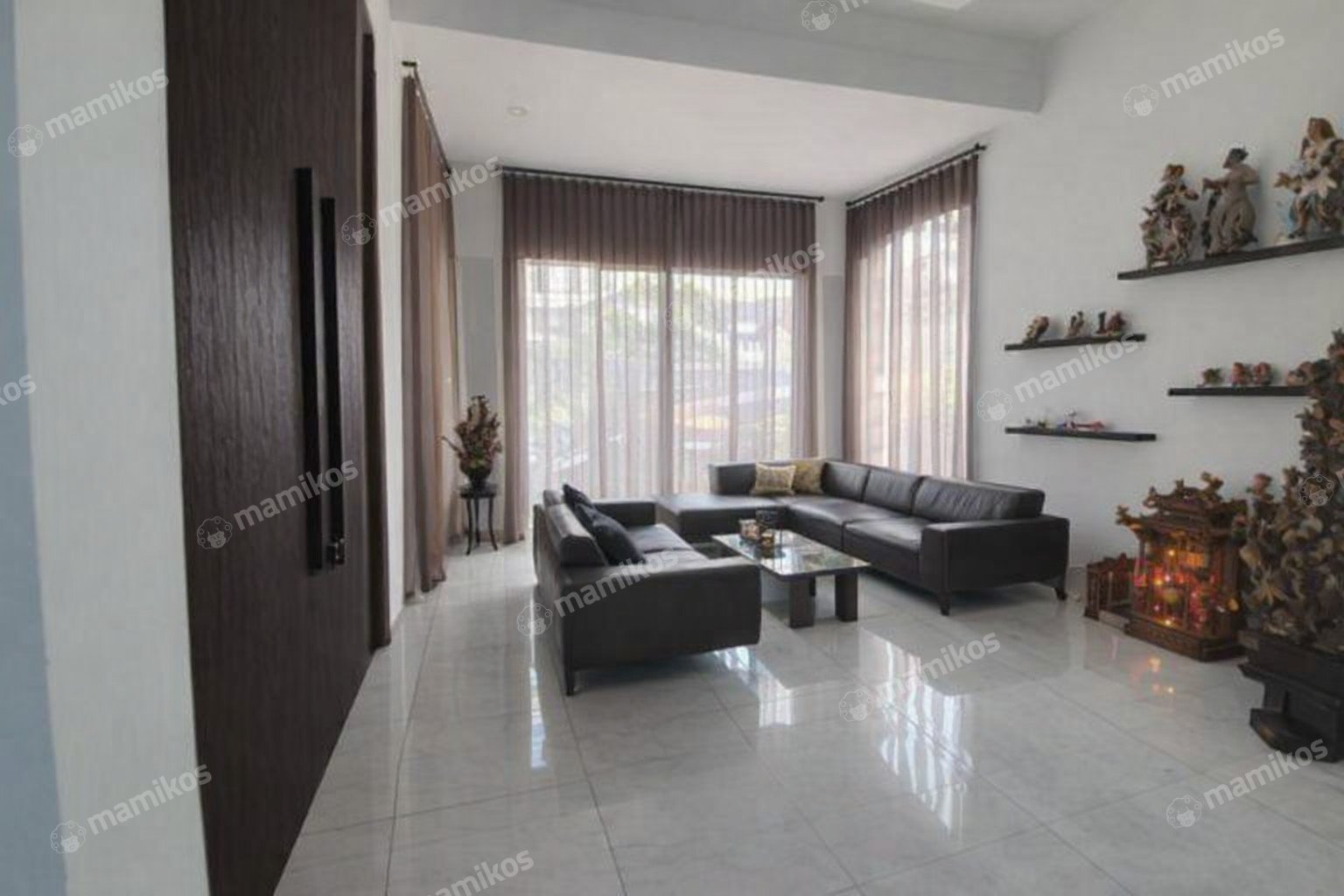Rumah Sertifikat SHM 5 Kamar Tidur 6 Kamar Mandi Pantai Indah Kapuk Jakarta Utara