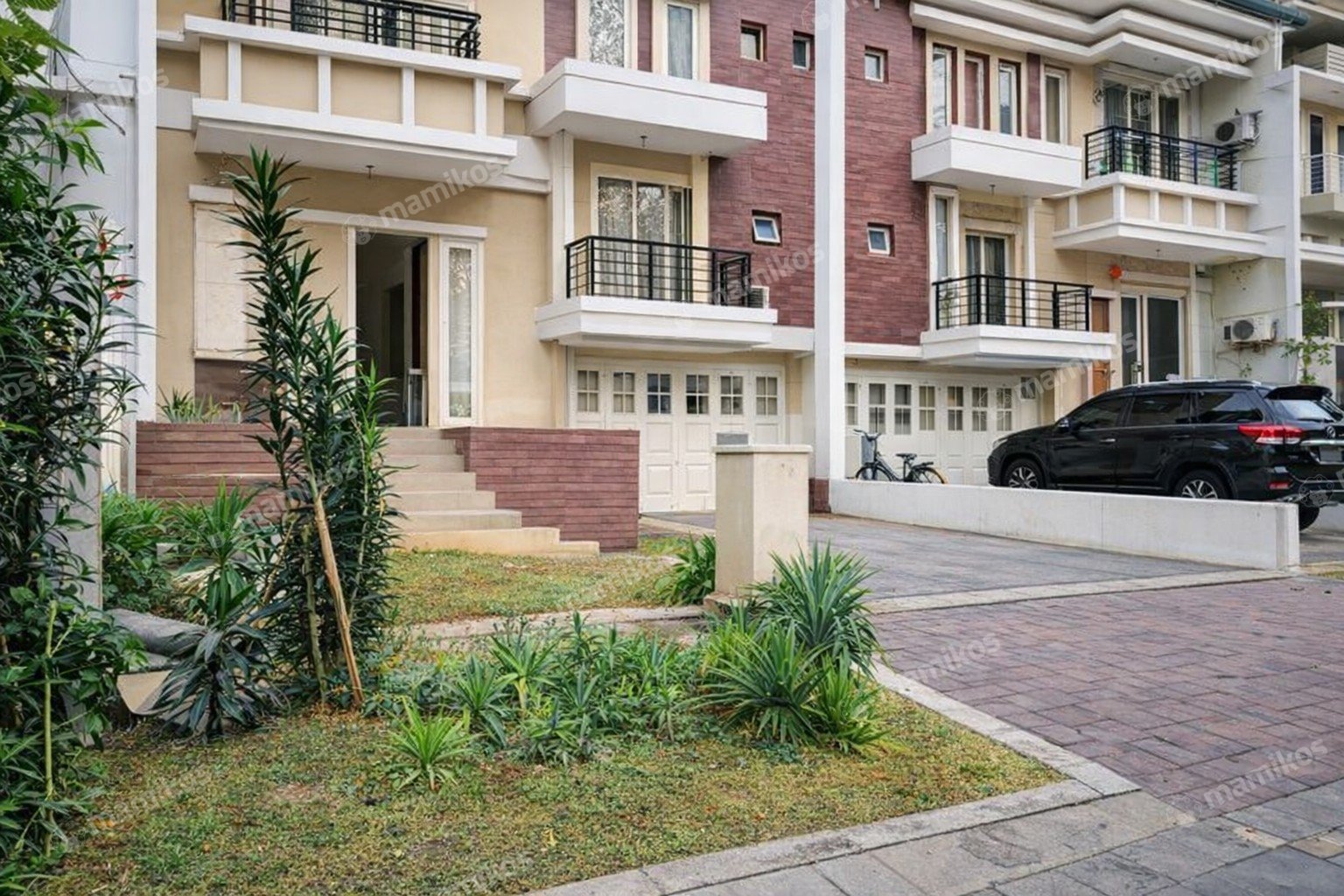 Rumah 5 Kamar Tidur 4 Kamar Mandi 1 Lantai Pantai Indah Kapuk Jakarta Utara