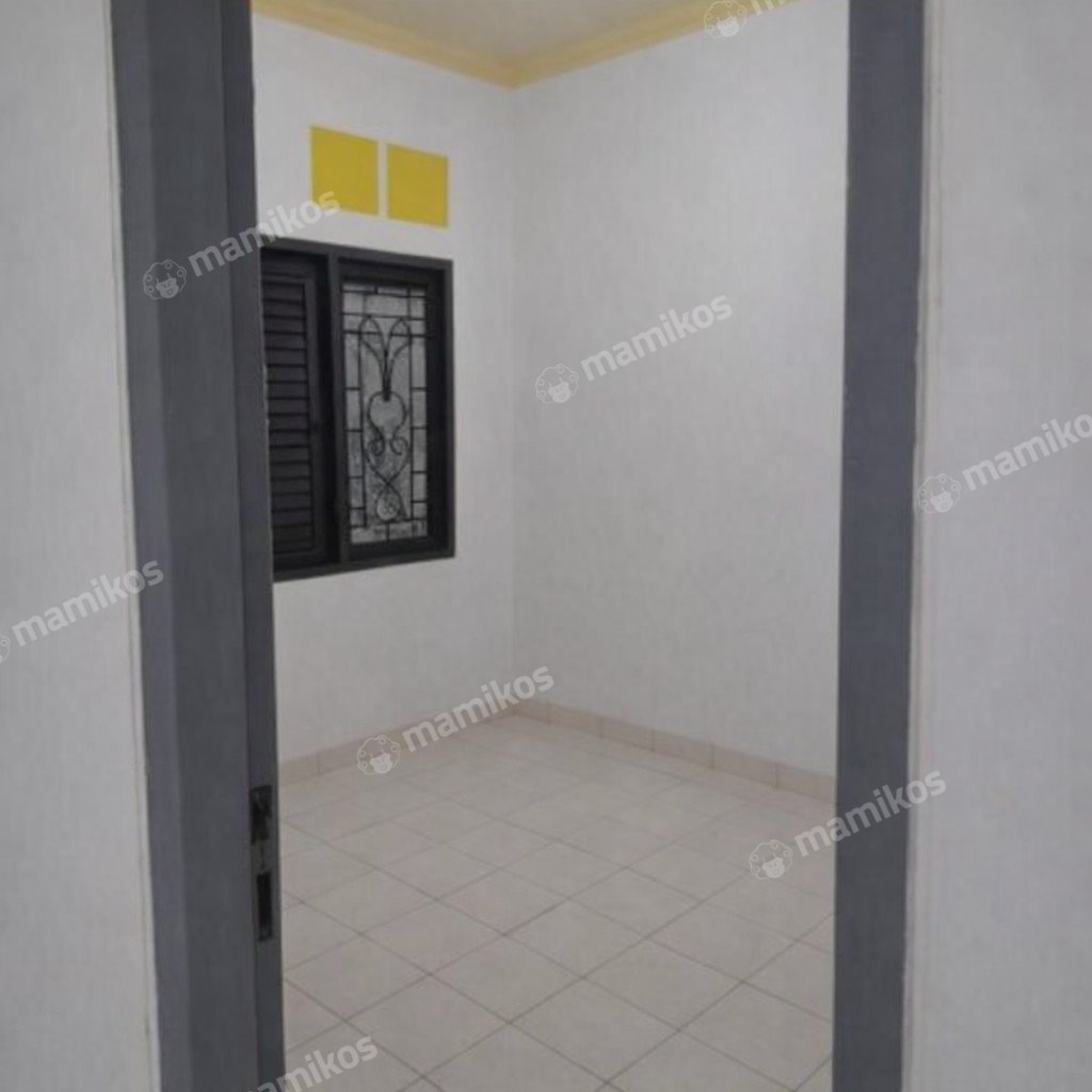 Rumah Sertifikat Girik 2 Kamar Tidur 1 Kamar Mandi Raffles Hills Jakarta Timur - Photo 5