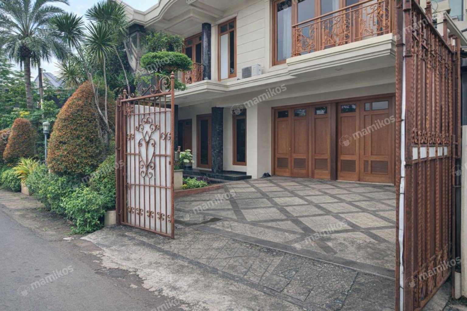 Rumah Sertifikat SHM 5 Kamar Tidur 4 Kamar Mandi Pondok Indah Jakarta Selatan