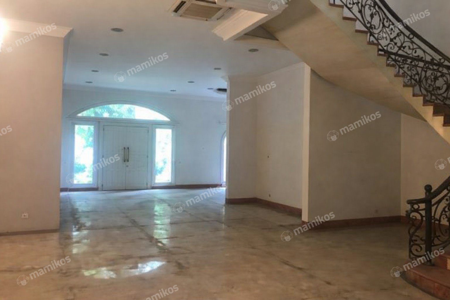 Rumah Sertifikat SHM 4 Kamar Tidur 4 Kamar Mandi Pantai Indah Kapuk Jakarta Utara - Photo 2