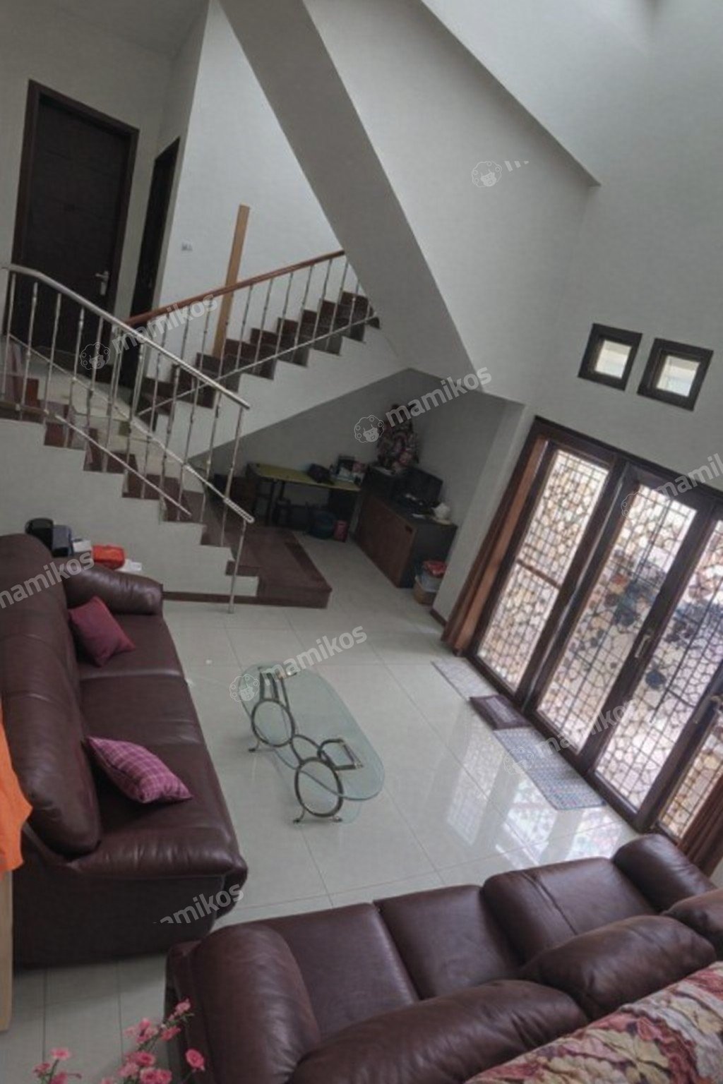 Rumah Sertifikat SHM 7 Kamar Tidur 5 Kamar Mandi Kebon Jeruk Jakarta Barat - Photo 2