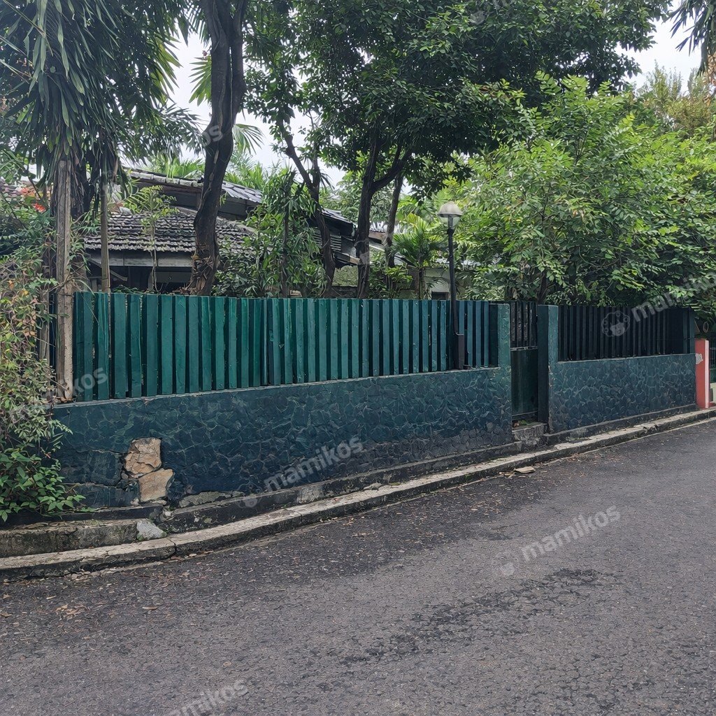 Rumah Sertifikat SHM 3 Kamar Tidur 3 Kamar Mandi Kebayoran Baru Jakarta Selatan - Photo 2