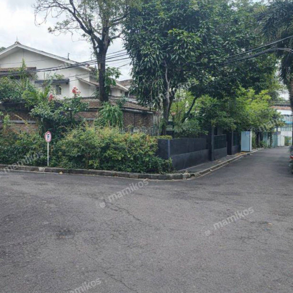 Rumah Sertifikat SHM 3 Kamar Tidur 3 Kamar Mandi Kebayoran Baru Jakarta Selatan - Photo 4