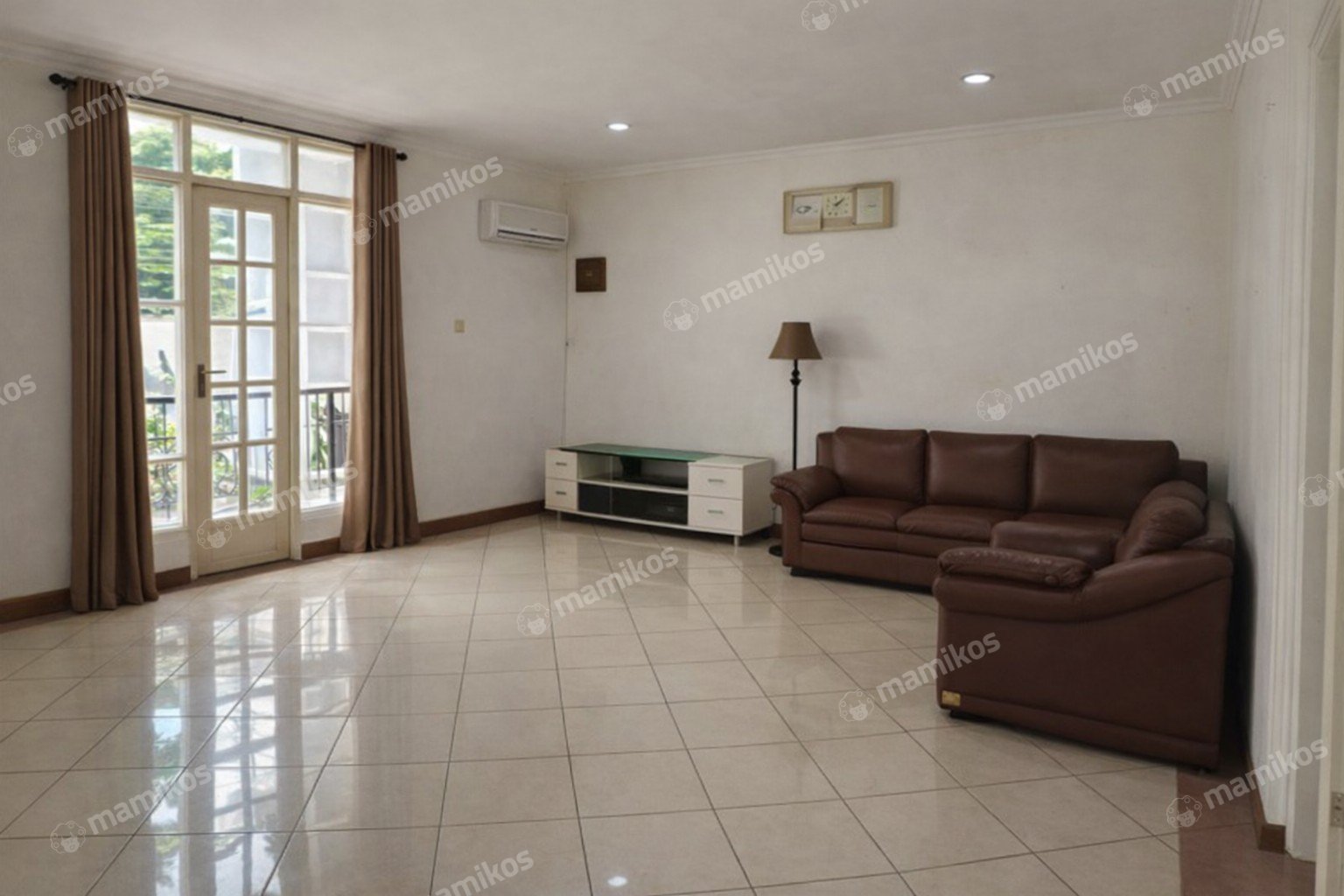 Rumah Sertifikat SHM 5 Kamar Tidur 4 Kamar Mandi Pantai Indah Kapuk Jakarta Utara