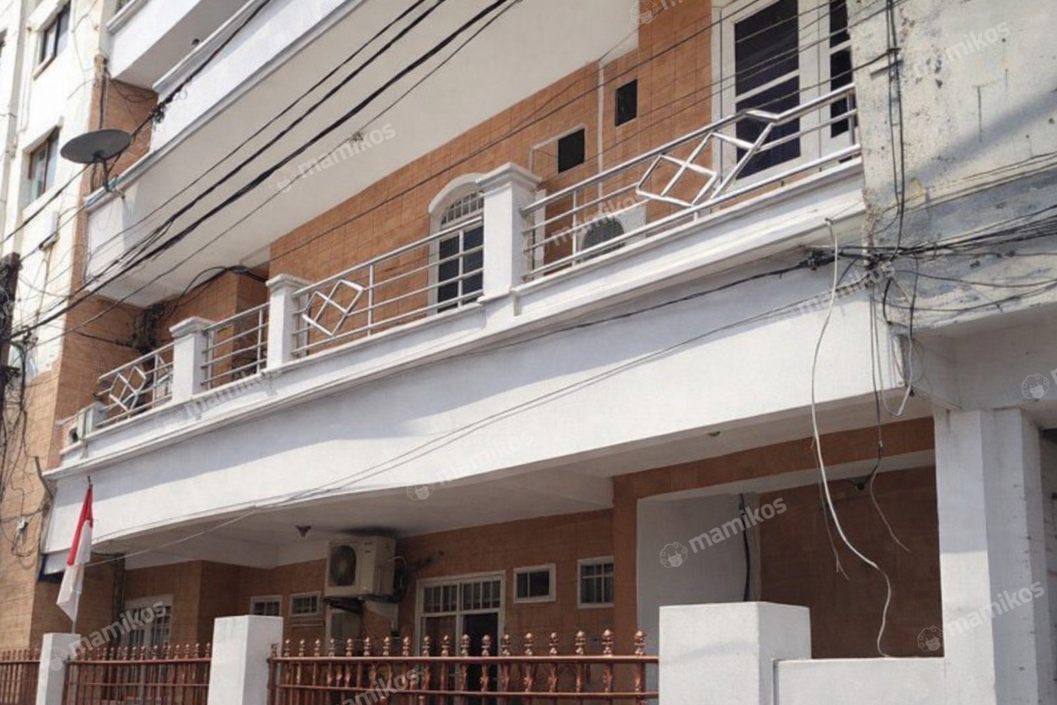 Rumah Sertifikat SHM 35 Kamar Tidur 8 Kamar Mandi Palmerah Jakarta Barat