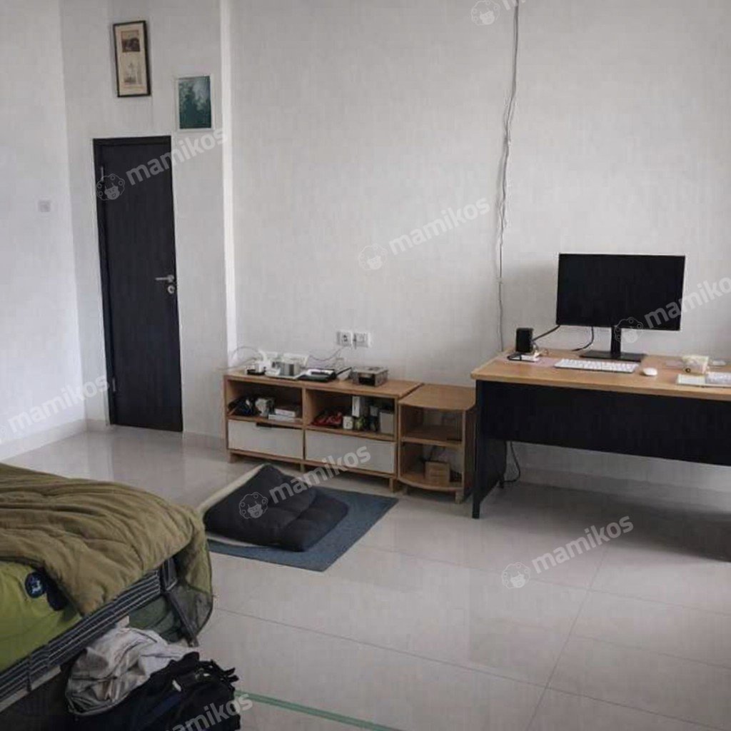 Rumah Sertifikat SHM 5 Kamar Tidur 4 Kamar Mandi Taman Ratu Jakarta Barat - Photo 2