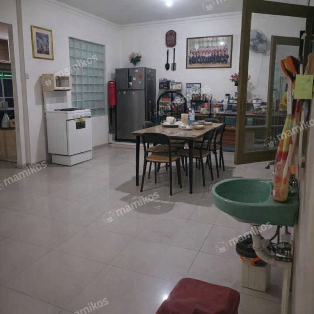 Rumah Sertifikat SHM 5 Kamar Tidur 4 Kamar Mandi Taman Ratu Jakarta Barat - Photo 3