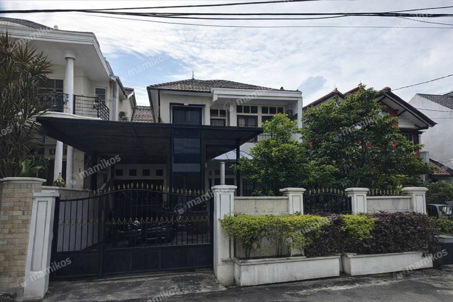 Rumah Sertifikat SHM 5 Kamar Tidur 4 Kamar Mandi Ciracas Jakarta Timur