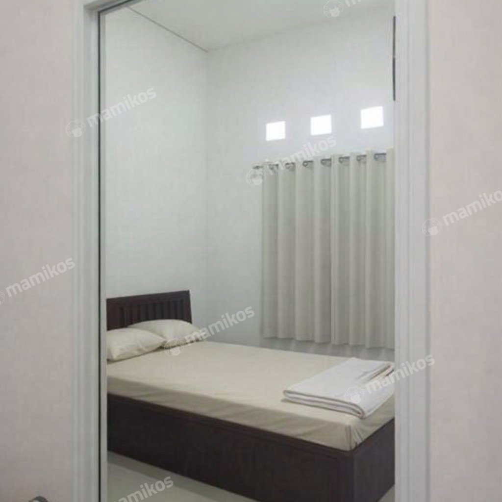 Rumah Sertifikat SHM 3 Kamar Tidur 3 Kamar Mandi Raffles Hills Jakarta Timur - Photo 4